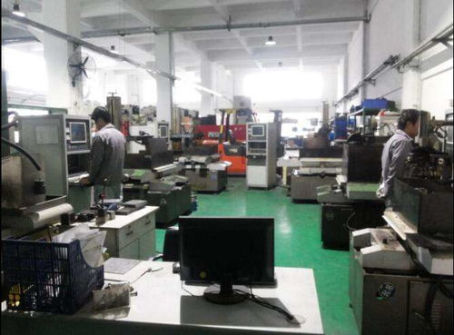 模具維護與保養細則在模房及餐飲管理中的實踐對比